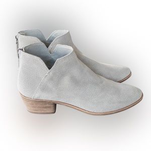 DOLCE VITA Light Gray FAUX SUEDE LEATHER BOOTIE - Sz 10M